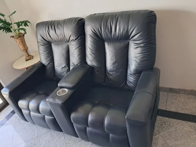 Poltronas acopladas reclináveis