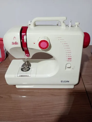 Máquina de Costura Portátil Bella BL-1200 Elgin usada