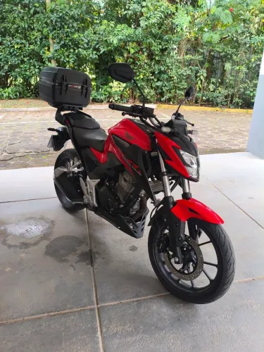 Honda CB 300 F Twister ano 2024, 12.400 km, Manual, chave reserva, vistoriada 2026, Nova!