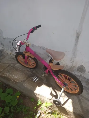 Bicicleta infantil semi nova