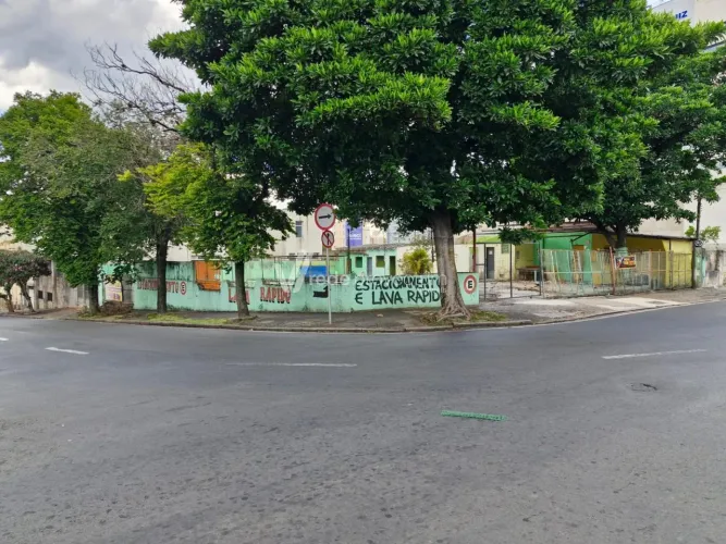 Terreno a venda e locação de esquina no Bairro Botafogo.