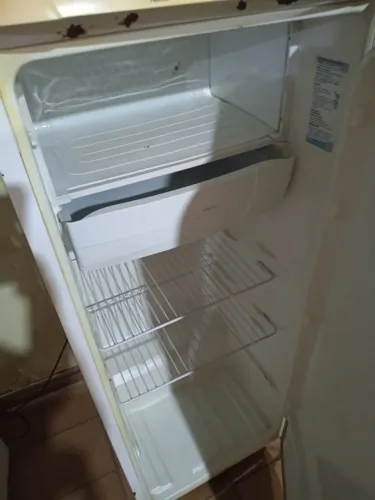 geladeira com defeito
