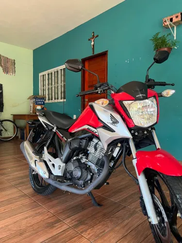Titan 160 - Vermelha - 15.000 Km - R$ 17.500