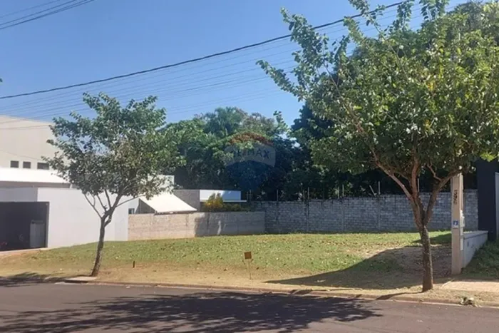 Terreno 270,93 m² (10,75x25) no Condomínio Residencial Volpi em Araraquara: espaço ideal p
