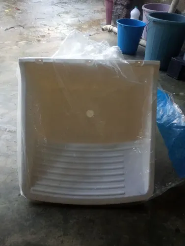 Vendo esse lavatório 20 litros novo lacrado localização Itabaiana busca