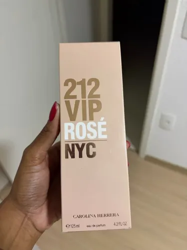 Perfume 212 Vip Rosé NYC