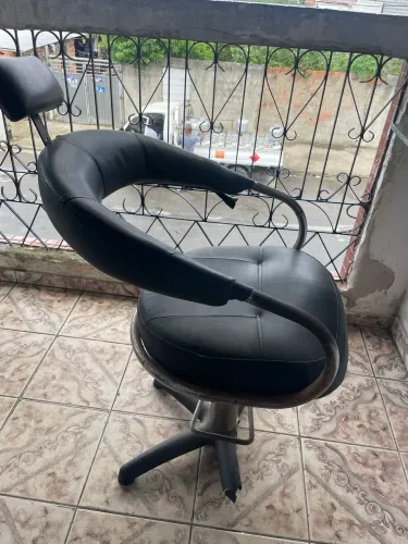 Cadeira de barbeiro (leia a descrição)