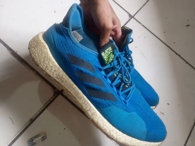 Tênis Adidas