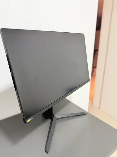 Monitor Ultragear LG 27
