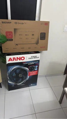 Vendo Tv e ventilador, tudo lacrado