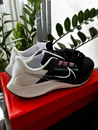 Nike Air Zoom Pegasus 38 - USADO - TAM 44