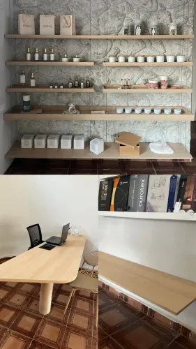 Conjunto de estante suspensa, mesa orgânica e duas prateleiras