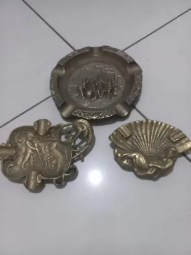 Lote de cinzeiros antigos todos de bronze perfeito p decoração ou colecionadores
