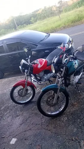 Vendo as duas ou troco por uma maior