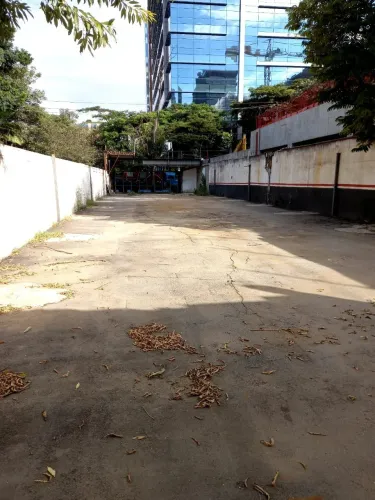 Terreno de 425 m² na Vila Olímpia para Locação e Venda Próximo à Faria Lima e à Juscelino