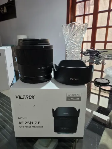Lente Viltrox APS-C AF 25/1.7 E