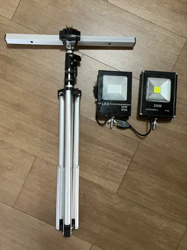 Suporte com luminárias 