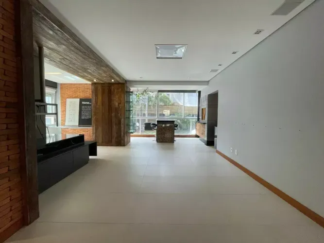 Lindo apartamento garden à venda, mobiliado, 2 Suítes, 2 vagas, hobby box, Centro