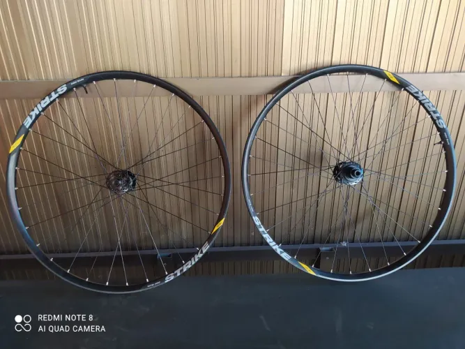 Vendo par de rodas (leia a descrição)
