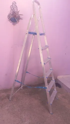 Escada de alumínio