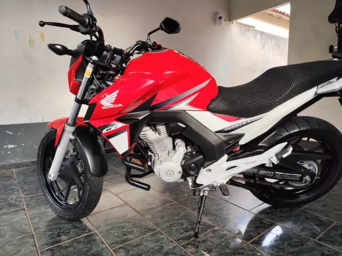 Vendo moto CB Twister 250