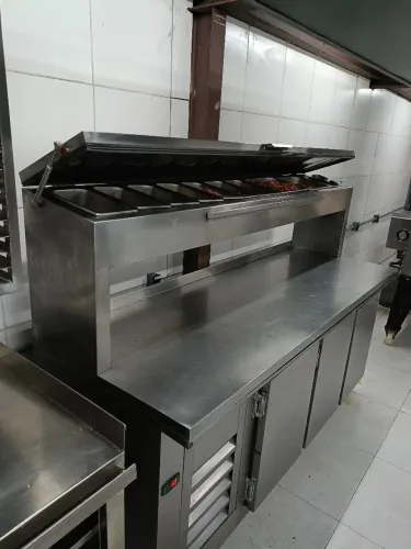 Mesa balcão refrigerado com condimentadora refrigerada 