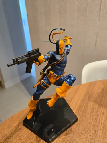 ESTÁTUAS ACTIONS FIGURE DC