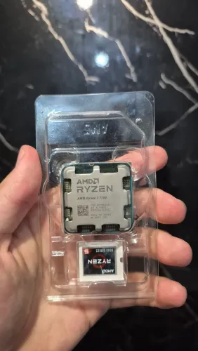 Processador AMD Ryzen 7 7700 OEM