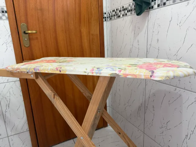 Tábua de passar de madeira