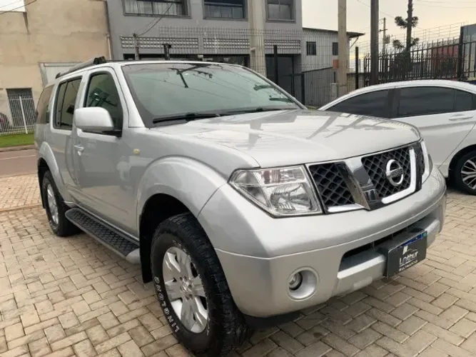 Nissan Pathfinder LE 2.5 16V TDI Diesel AUT 2006