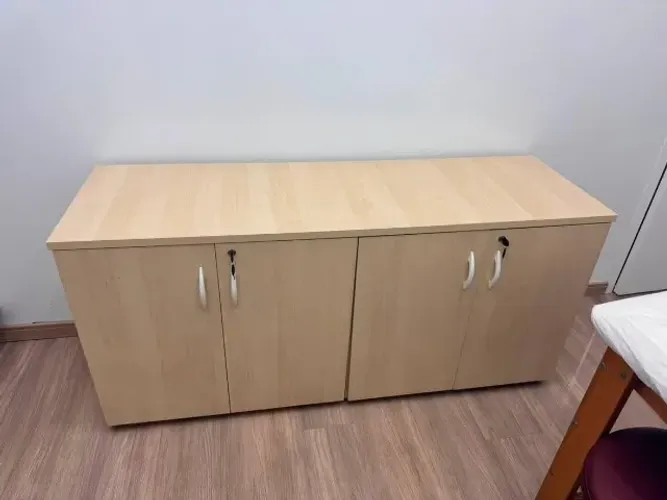 Armário para escritório/ consultório