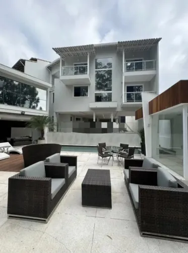 MANSÃO DE ALTO PADRÃO NA MORADA DA COLINA | 553m² | Piscina + Hidro + Espaço Gourmet