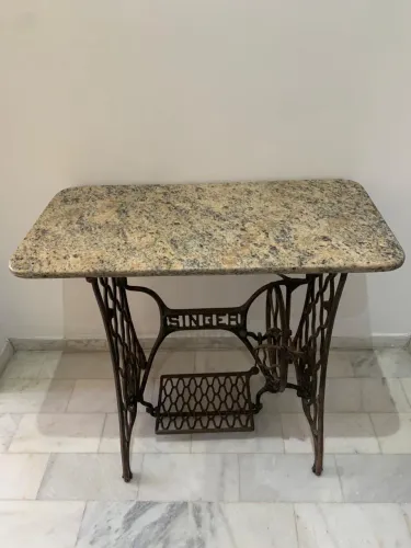 mesa Singer antiga para costura 