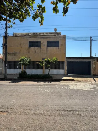 Galpão/Depósito/Armazém para venda tem 450 metros quadrados
