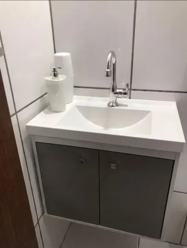 Gabinete de banheiro com cuba
