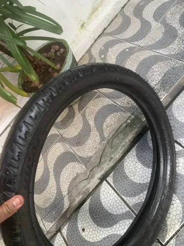 Pneu 100/90-18 vipal