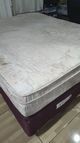 Cama box casal.