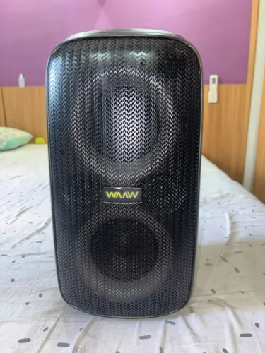 Caixa De Som Bluetooth Waaw By Alok Infinite 100 Preto E Verde