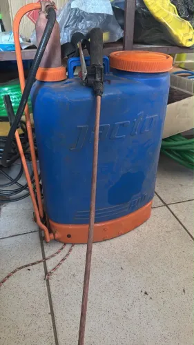 Máquina pulverizadora  20 lts jacto 