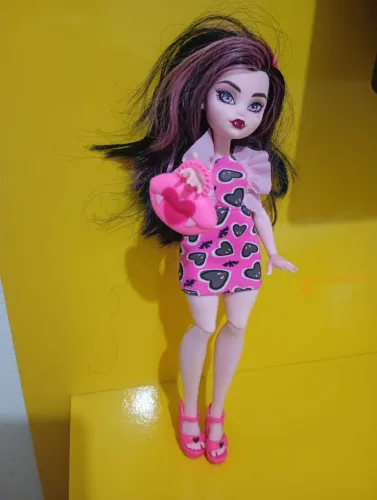 Lote de bonecas Barbie e monster high