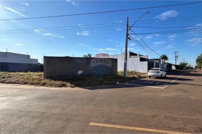 VENDO TERRENO DE ESQUINA NO SUNFLOWER