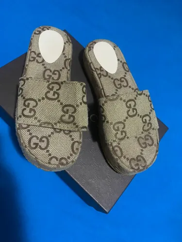 Sandália Gucci 