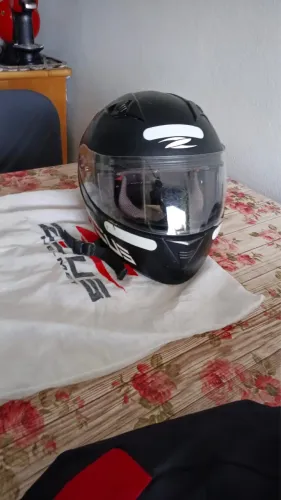 Capacete de Moto Zeus