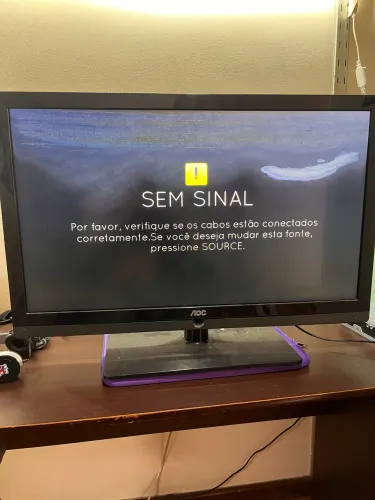 Monitor AOC Antigo 15,6? - Liga e Funciona - Com Defeito