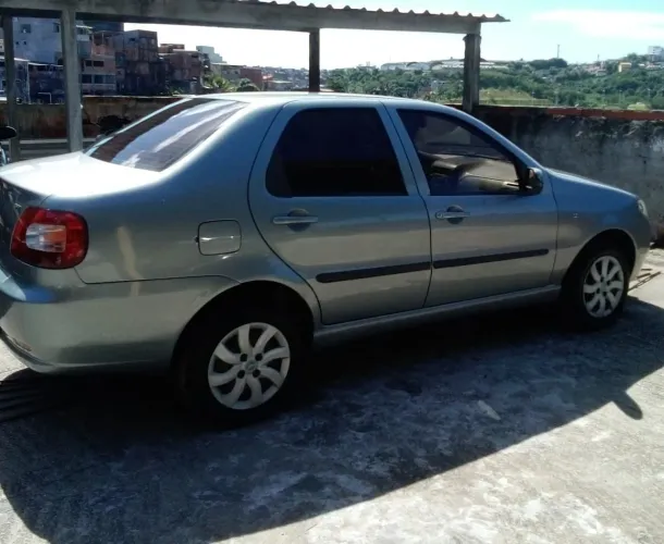 Fiat Siena HLX 1.8 MPI Flex 8V 4P 2005