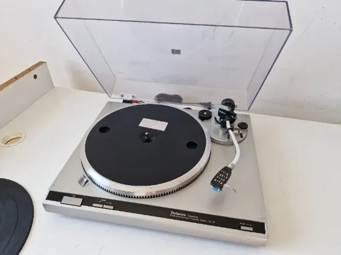 Toca discos Technics SL-Q2 Direct Drive