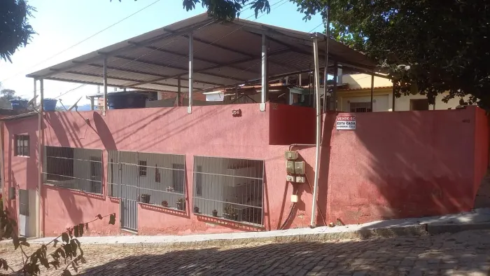 Vende-se casa no bairro Aracuí castelo