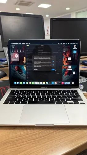 MacBook Pro 13? 2020 | i5 Quad-Core | 16GB RAM | 512GB SSD