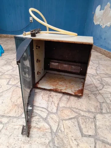 CHURRASQUEIRA A GÁS