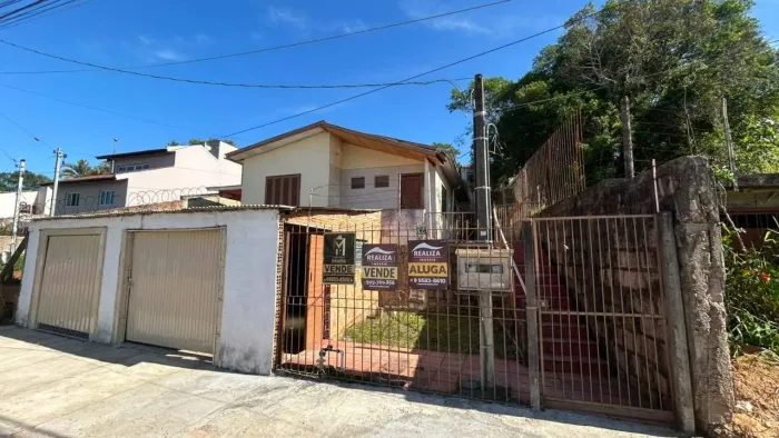Casa com 2 dormitorios na Tarumã